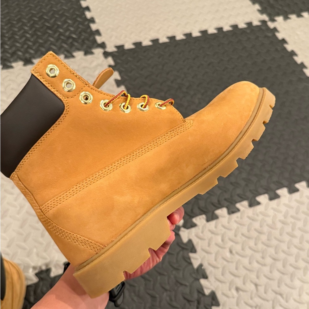 Timberland Boots - Picture 7 of 8